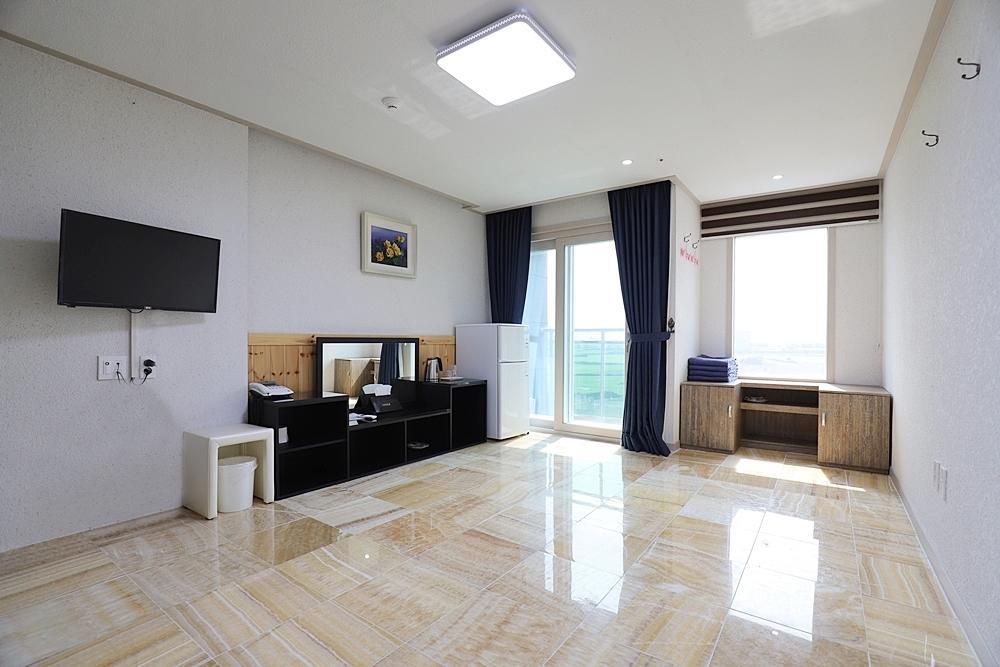 เดอะ โฟร์ ฮิลล์ Hotel เมืองเชจู ภายนอก รูปภาพ